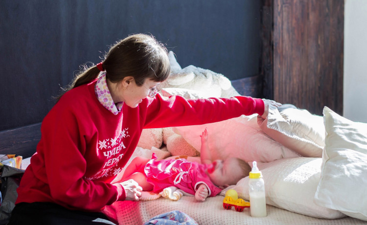 «Меня называли инопланетянкой». Как Таня Добрынина поменяла работу в Законодательном собрании на спасение ребят от детдомов