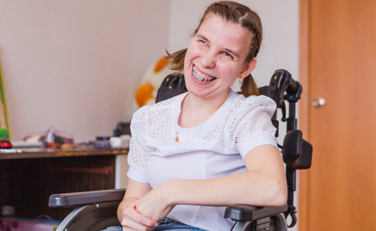 «Сделаю всё, что в силах». Выпускница интерната устроилась на работу и добилась частичной дееспособности — для этого пришлось отлежать в психушке