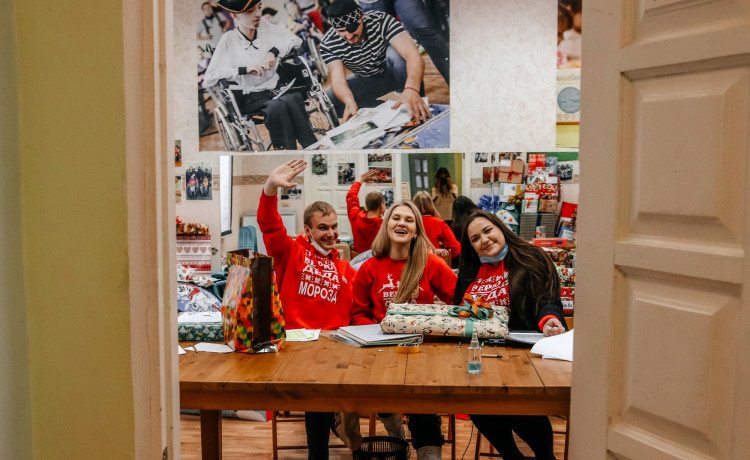 «Сделали чудеса своей работой»: какие профессионалы приходят в команду «Дедморозим»?