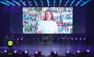 Пермяки стоя аплодировали всем, кто дедморозит круглый год