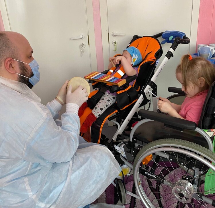 Игра как чудо: поддержим игровых терапевтов (сентябрь 2025)