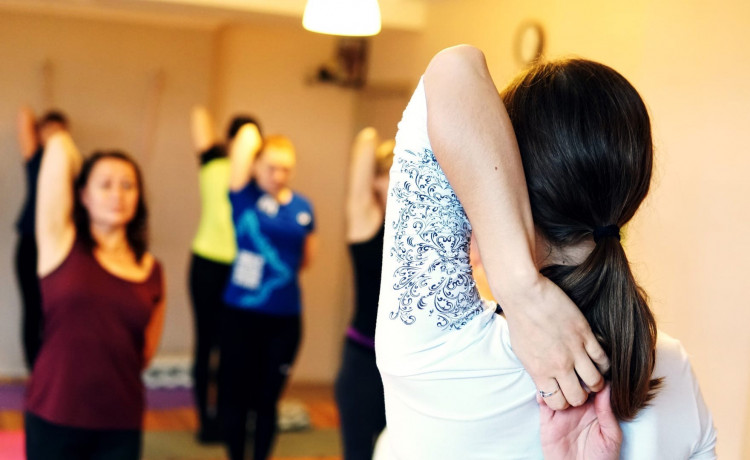 Неделя чудесной йоги ради помощи выпускникам интернатов. Присоединяйтесь!