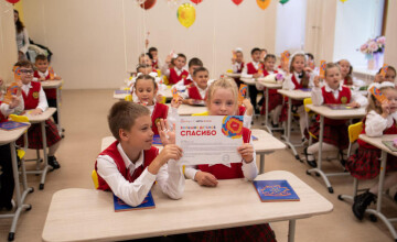 Школьники привлекли 4,8 млн рублей на помощь тяжелобольным ребятам во время акции «Цветы жизни»