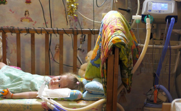 Папе Евы нужно найти ещё миллион рублей, чтобы дочка продолжала жить