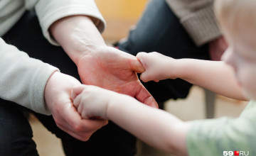 Мама сама привела сыновей на порог приюта