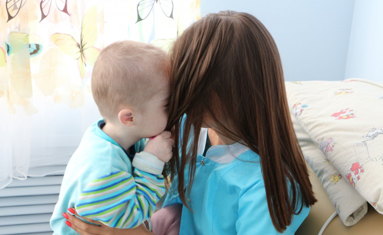 Полезные посылки для детей-сирот в больницах