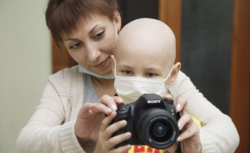 Помогите Трофиму и Полине сесть за школьную парту