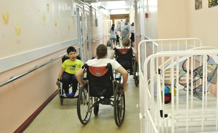 Больница превратилась в детский лагерь