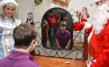 Просят ли ребята из детдомов у Деда Мороза «обувь от Gucci»? И другие ответы на популярные вопросы о новогодней затее
