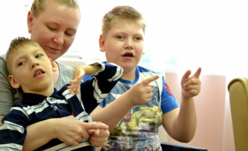 Помогите Максиму и Алеше победить болезни плечом к плечу