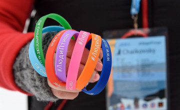 Люди-птицы исполнят главную мечту тяжелобольных ребят