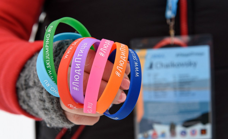 Люди-птицы исполнят главную мечту тяжелобольных ребят