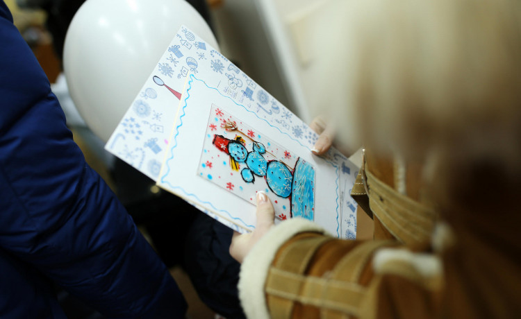 Каждый может стать Дедом Морозом для малышей-сирот