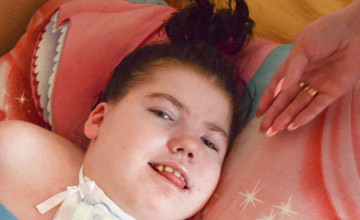 Мужчина принёс в штаб «Дедморозим» 200 тысяч рублей, чтобы помочь тяжелобольной девочке из Лысьвы