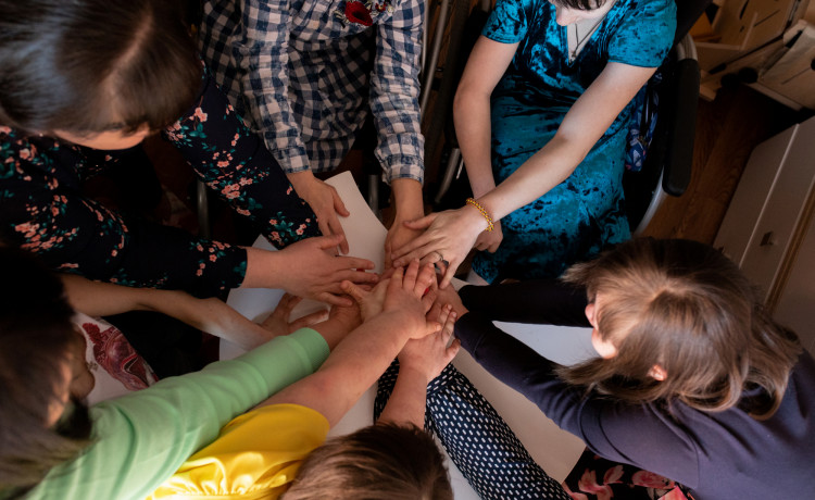 В Перми двое мужчин возвращают будущее выпускникам интернатов