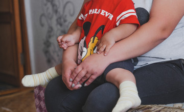 «Я верю, что можно что-то исправить даже там, где это кажется невозможным»: координатор проекта «В домике» рассказывает, как помогает малышам не потерять родителей и не попасть в детдом