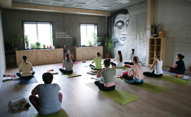 Сотни пермяков займутся йогой на заводе