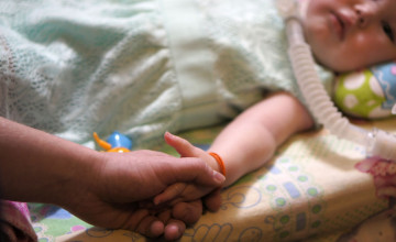 Больше жизни в день рождения! Помогите детям кушать и жить без боли