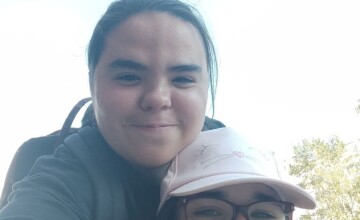 Девушка с инвалидностью из интерната возвращает будущее сиротам