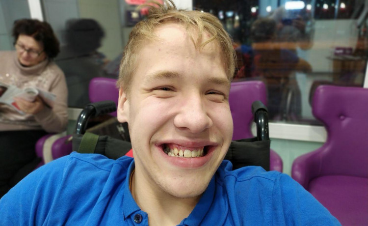 Как Вася зубы показал