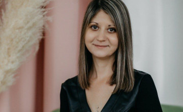 «Как я помогаю детям оставаться в родной семье, где борются с зависимостями»