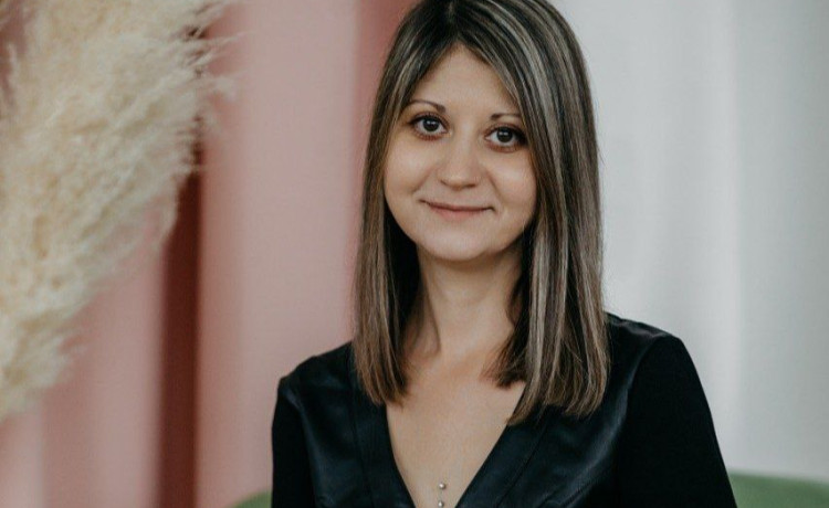 «Как я помогаю детям оставаться в родной семье, где борются с зависимостями»