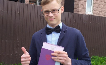 Рембрандт окончил 9 класс благодаря  школьникам