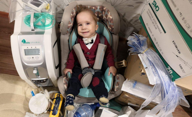 Чудо для Егора совершили всем городом