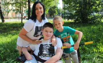 Новости не помогают Артёму жить. Это делаете вы