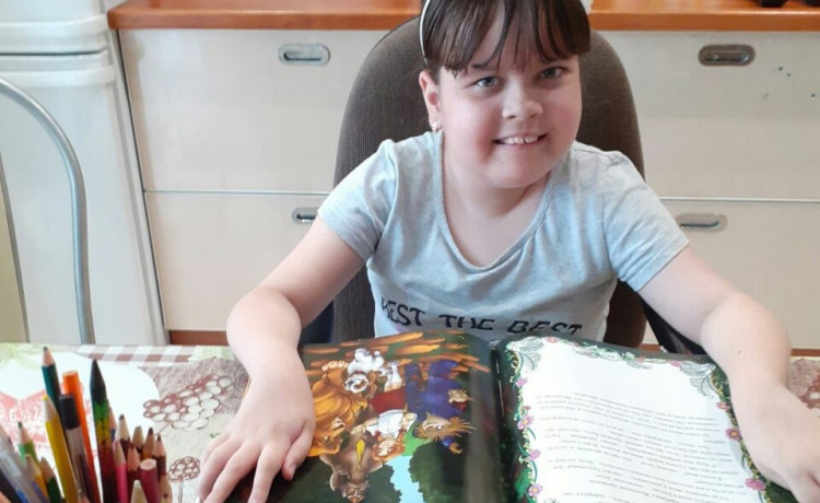 «Цветы жизни» помогают Олесе ходить в обычную школу