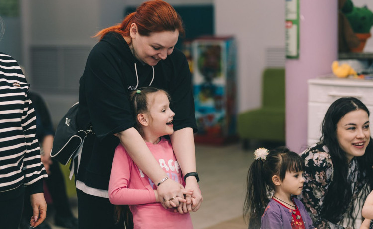 Девочка, которая не могла есть и дышать, пойдёт в школу