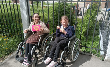 Не в соседнюю комнату, а в настоящий класс — как выпускники интернатов впервые в жизни пошли в школу