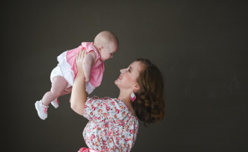 Служба сохранения семей «Дедморозим» приняла на горячую линию 100 сигналов об отказе от ребёнка