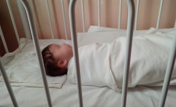 Трехмесячная Настя должна была остаться одна, но благодаря вам попала в заботливые руки няни