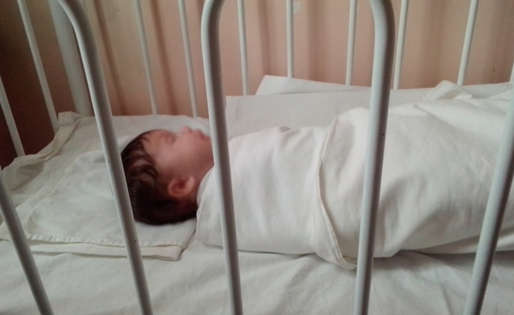 Трехмесячная Настя должна была остаться одна, но благодаря вам попала в заботливые руки няни