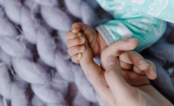 «Забирай, конечно, мы уже все переплакали и передумали всё, что можно». История Нины и её третьего ребёнка