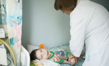 Телезрители за 2 недели помогли 100 детям