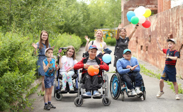 Волонтёры превратили больницу в детский лагерь