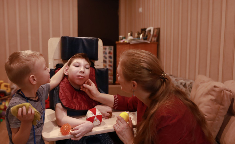 Врачи говорили, что счет идет на месяцы, а Кириллу уже 11 лет!