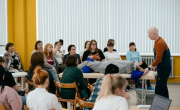 Почему няням важно учиться и как это меняет жизни детей (Спойлер: они становятся счастливее!)