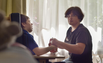 «Долго не могли принять диагноз»: пермяки помогли тяжелобольному мальчику вырасти на 10 см