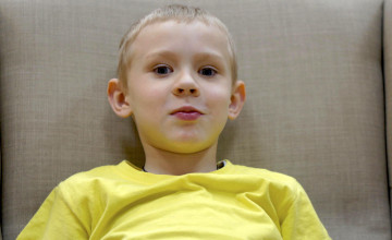 Врачи разгадают загадку хрустальной девочки и мальчика, который может разучиться ходить