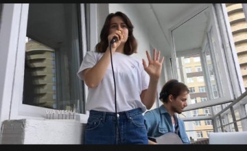 Артисты устроили 20 онлайн- квартирников в поддержку детей