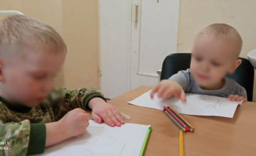 4-летний малыш стал помощником больничной мамы