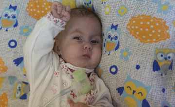 Пока папа Кати спасает других людей, его дочь можете спасти только вы