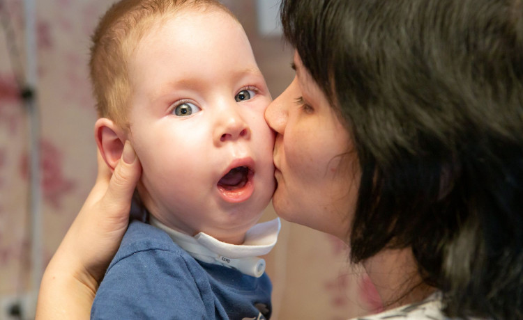 Не выходя из дома: как Косте привезли прибор, который помогает диагностировать дыхательные осложнения