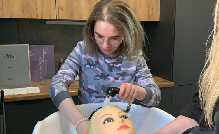 Как ваша поддержка помогает Алёне и другим участникам «Вернуть будущее» находить себя