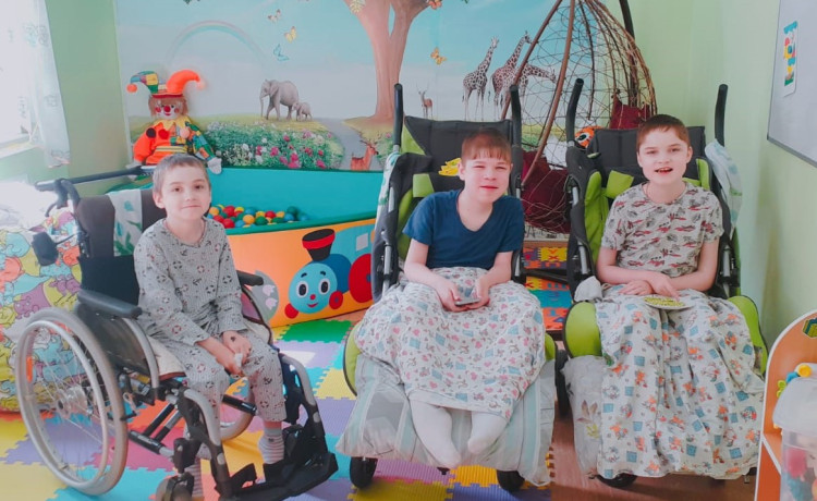 Одна болезнь, детство и Надежда на троих