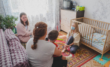 «Мама не должна быть одна». Координатор проекта «В домике» рассказывает, как помогает малышам не попасть в детские дома