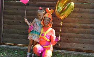 Сказка на день рождения, «коробки храбрости» и канцтовары в школу: как вы помогаете случаться чудесам